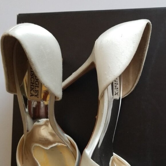 Badgley Mischka Salsa Embellished pump (7.5) - Picture 5 of 6